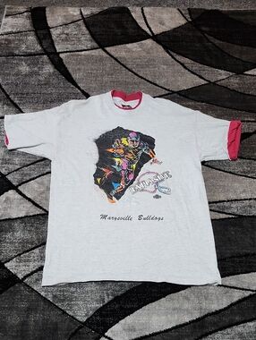 1992 VINTAGE MARYSVILLE BULLDOGS NEON "FOOTBALL PLAYER" CONTRAST LINING T-SHIRT